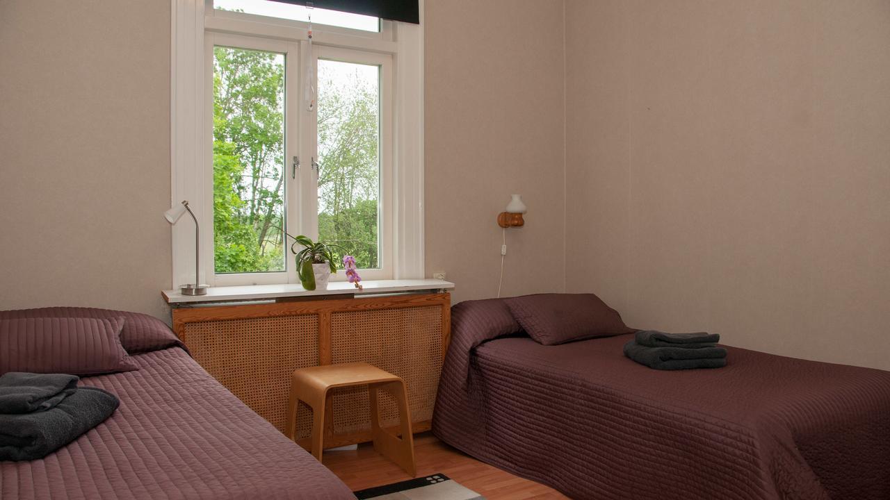 Bed and Breakfast Ekeby I Bro Exterior foto
