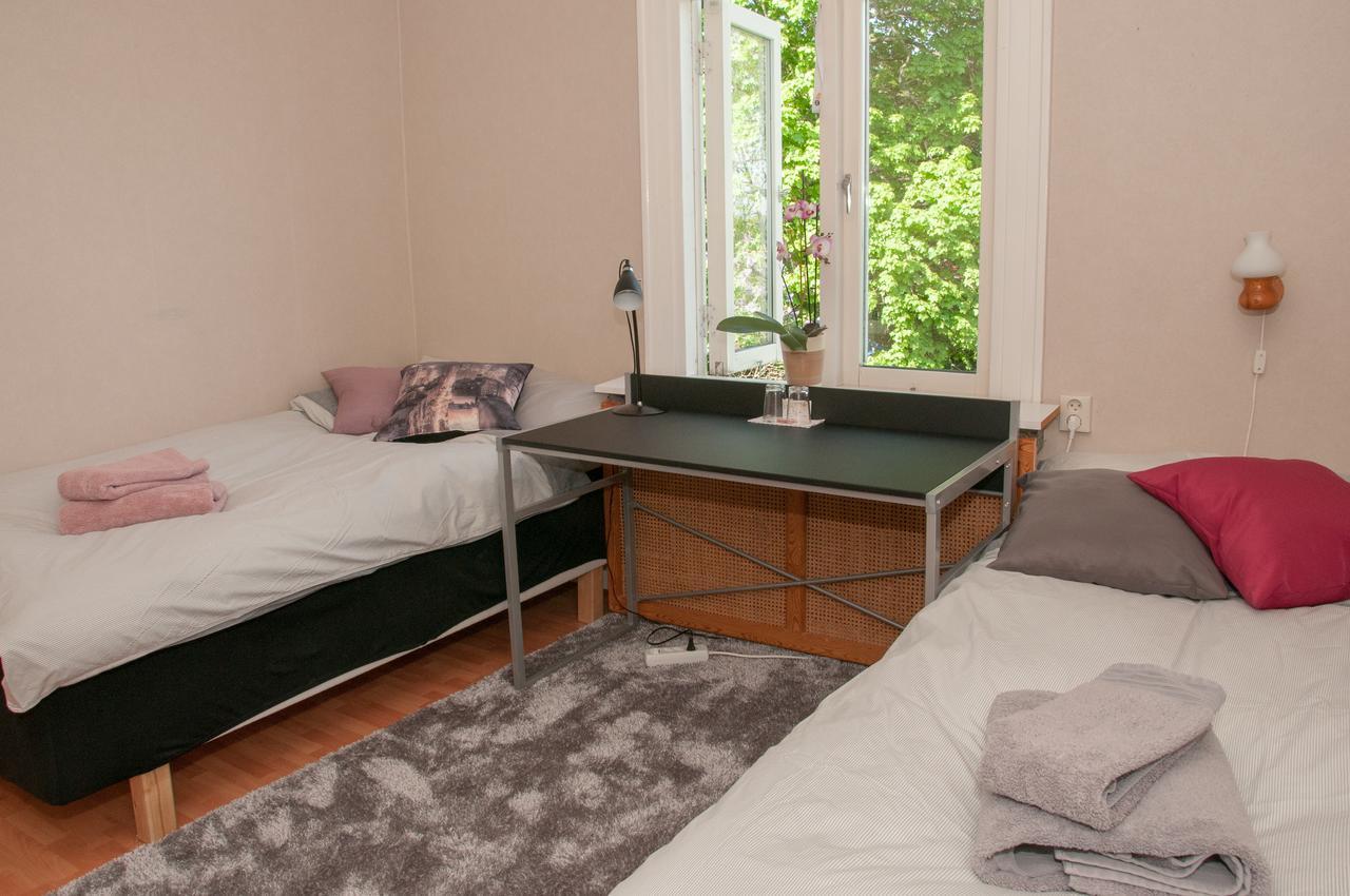 Bed and Breakfast Ekeby I Bro Exterior foto